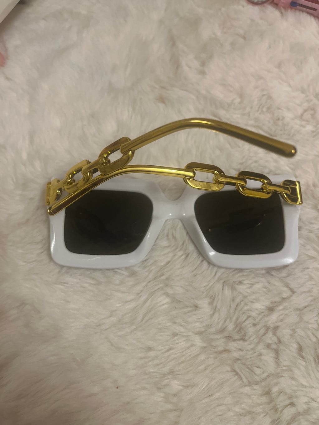 White oversized square fashion sunglasses