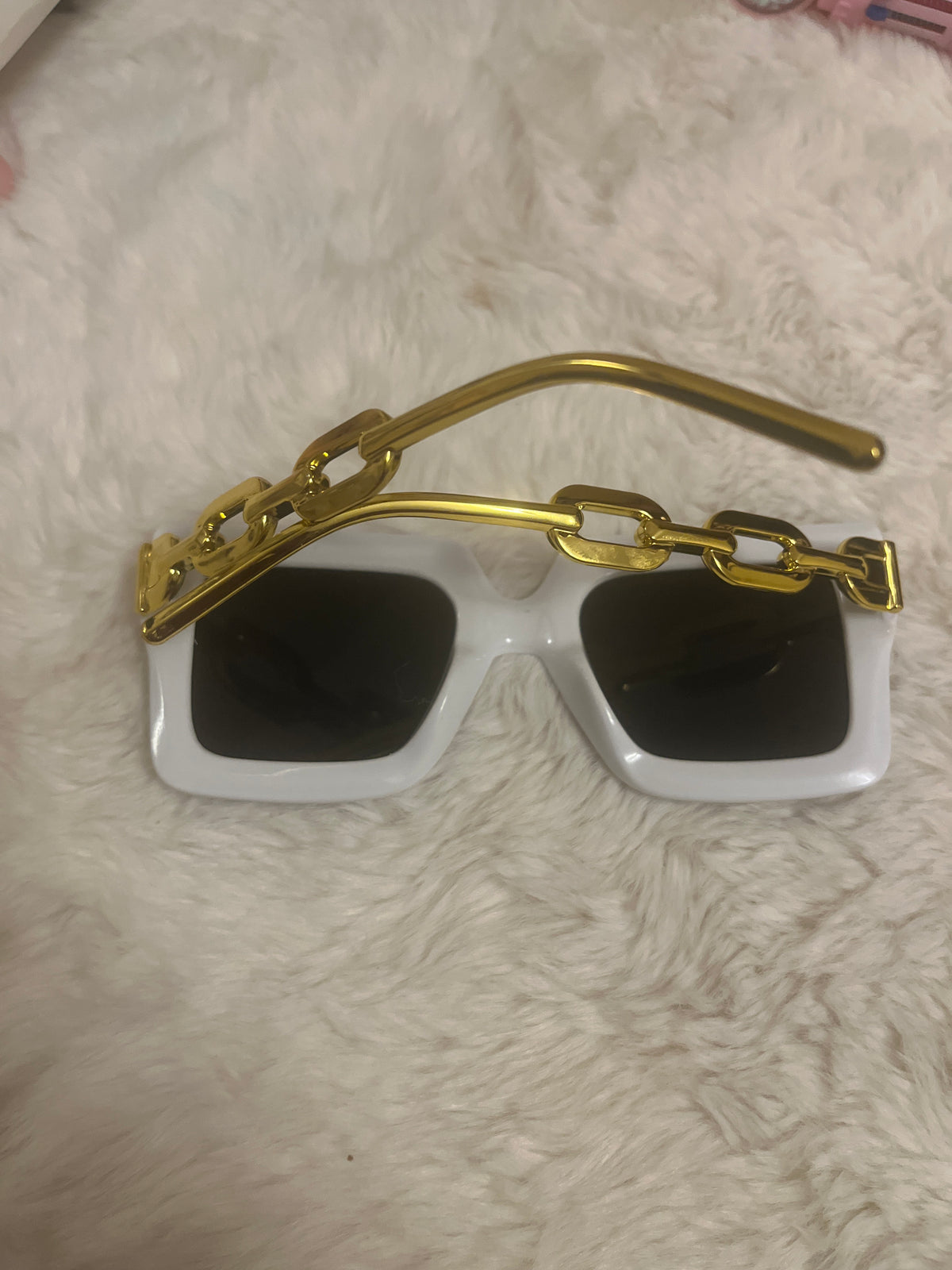 White oversized square fashion sunglasses