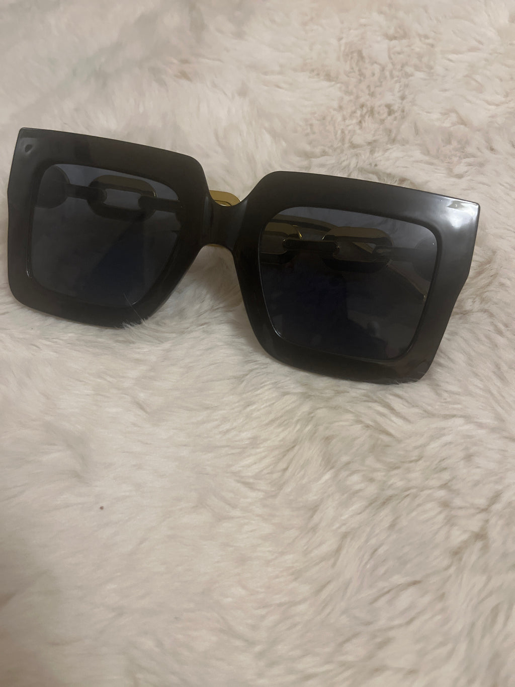 Black oversized square fashion sunglasses