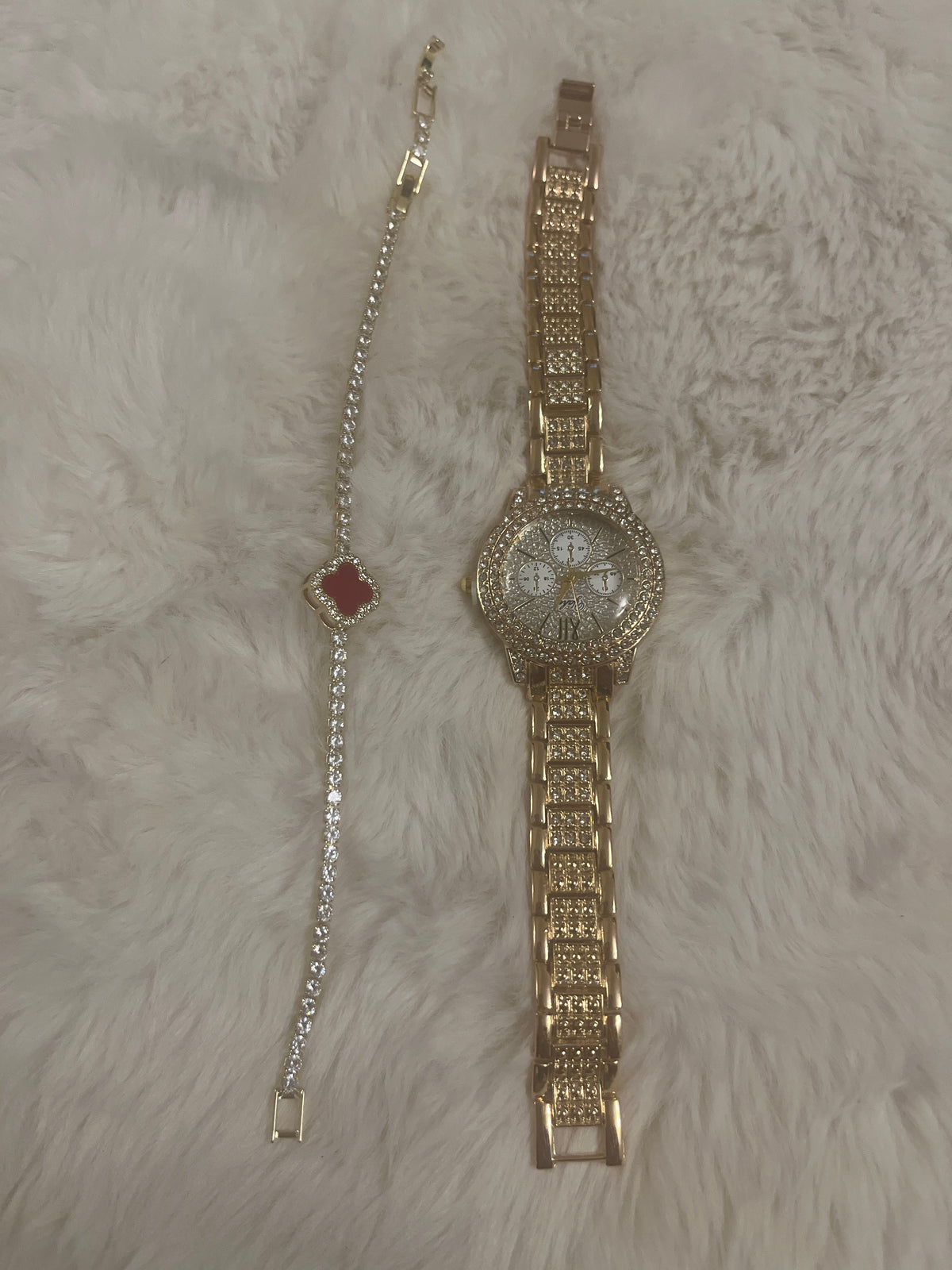Gold women’s watch &bracelet set